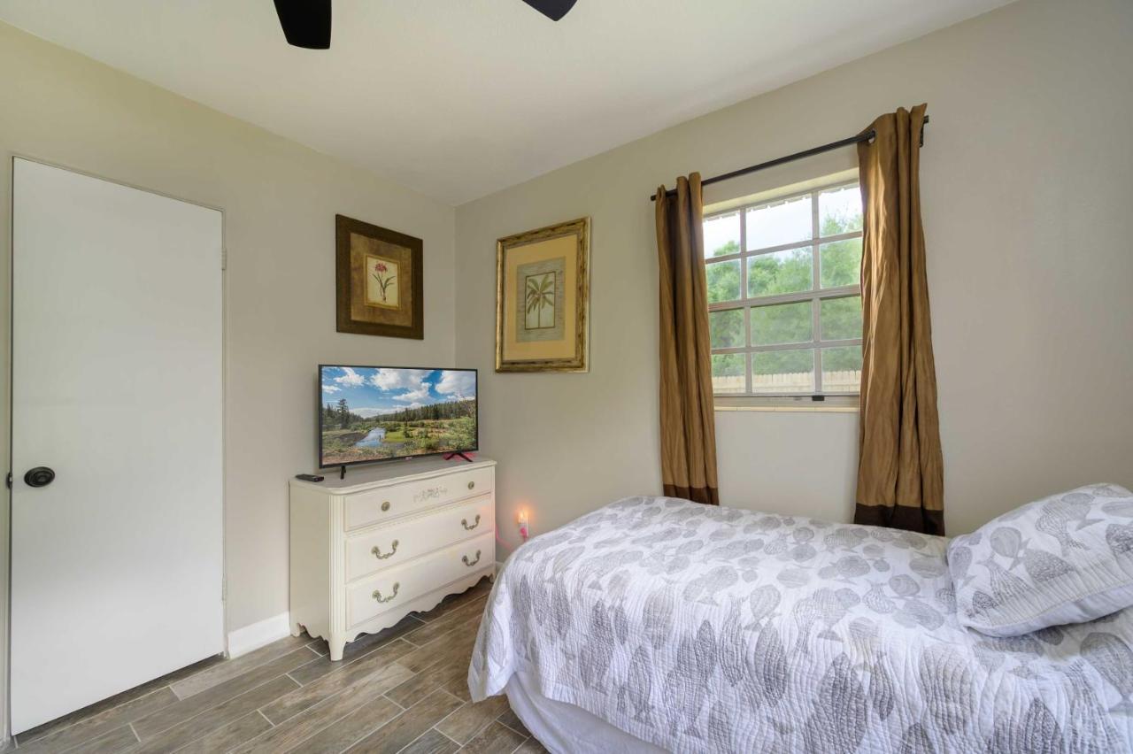 Lakefront Home With Screened Porch And Grill 温特黑文 外观 照片